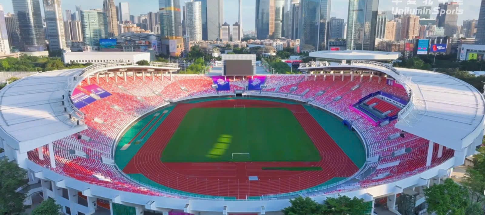 Ảnh tham khảo của hãng Unilumin Sports: cùng sân vận động đó ban ngày, thấy rõ vị trí các dàn đèn trên mái